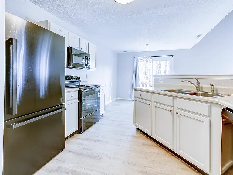 348 Atherton Dr — Photo 11