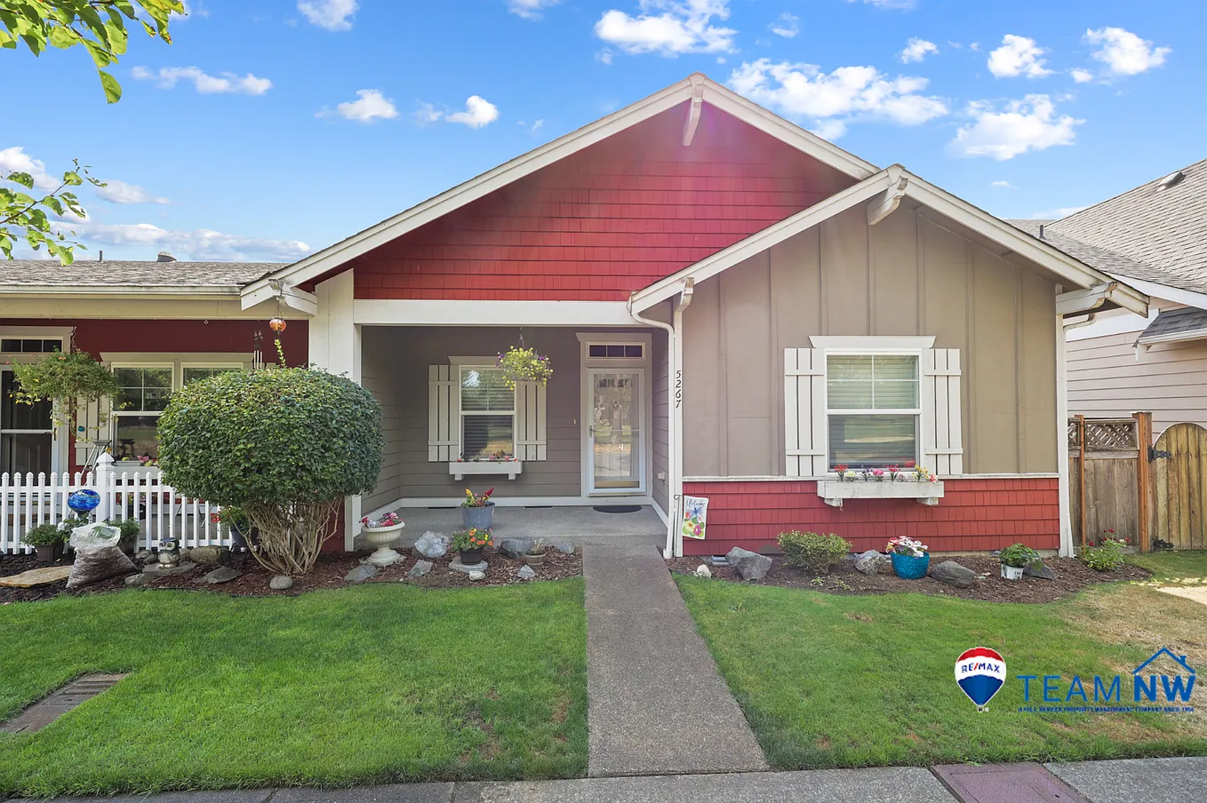 2 bed, 2 bath townhouse. North Thurston School District. — Photo 1