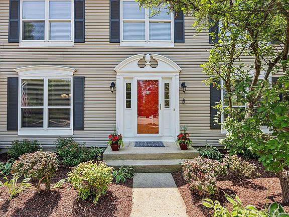 3rd image of 63 E Cambridge Ct