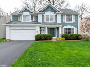 408 Rock Hall Cir, Grayslake, IL 60030