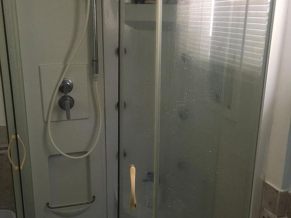 4th image of 40 Jersey Ave #1