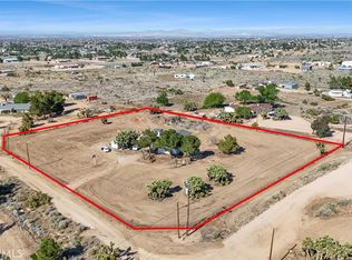 6294 Sunnyslope Rd, Phelan, CA 92371