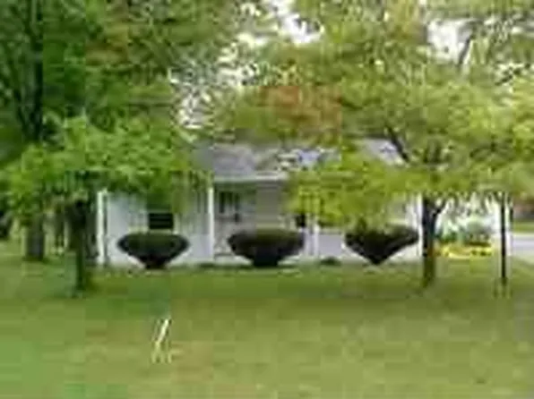 27096 Ford Ave, Flat Rock, MI 48134