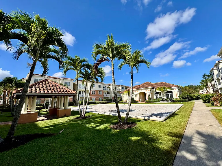 9857 Baywinds Dr #9210 — Photo 39
