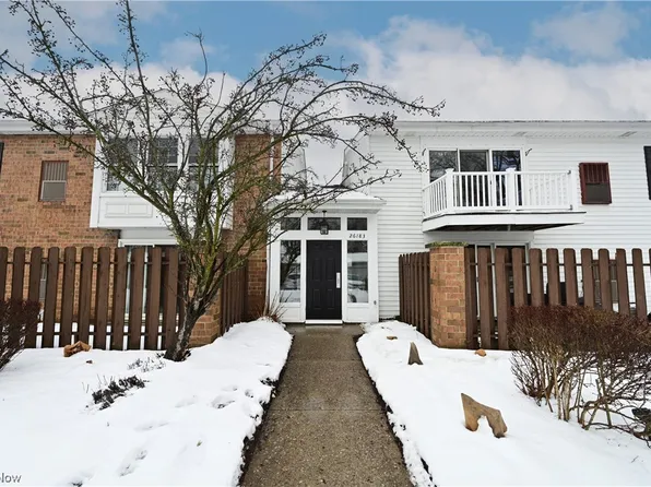 26183 Raintree Blvd APT C15, Olmsted Falls, OH 44138