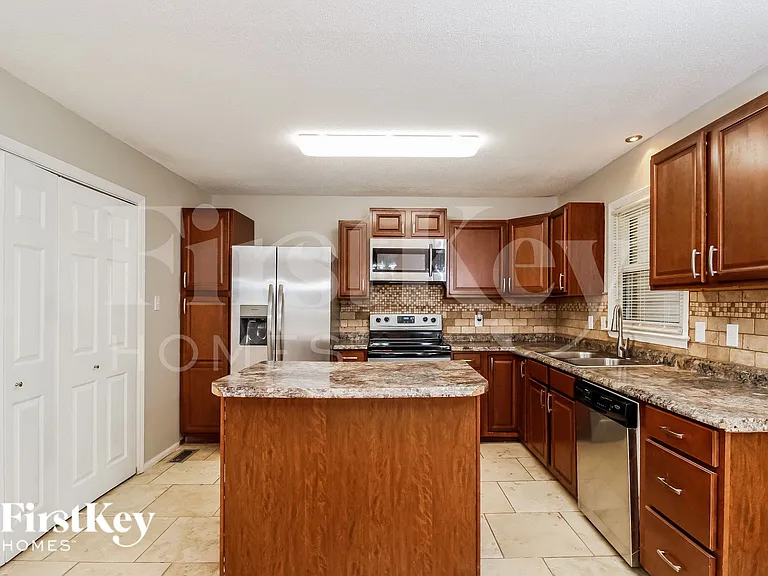 4923 Shady Pine Dr — Photo 5