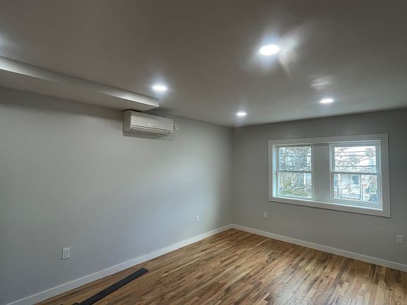 4th image of 212 Beach 91 St #2