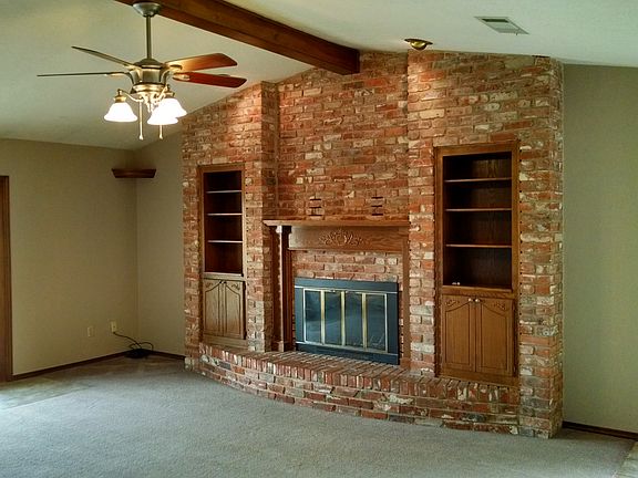 2nd image of 1205 NW Willow Pl