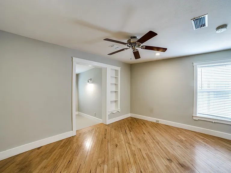 208 S Winston Ln — Photo 12