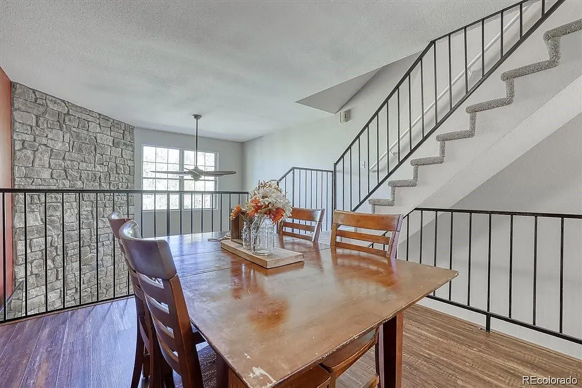 3 bed, 2.5 bath, 1464 sqft, $2,800 — Photo 3