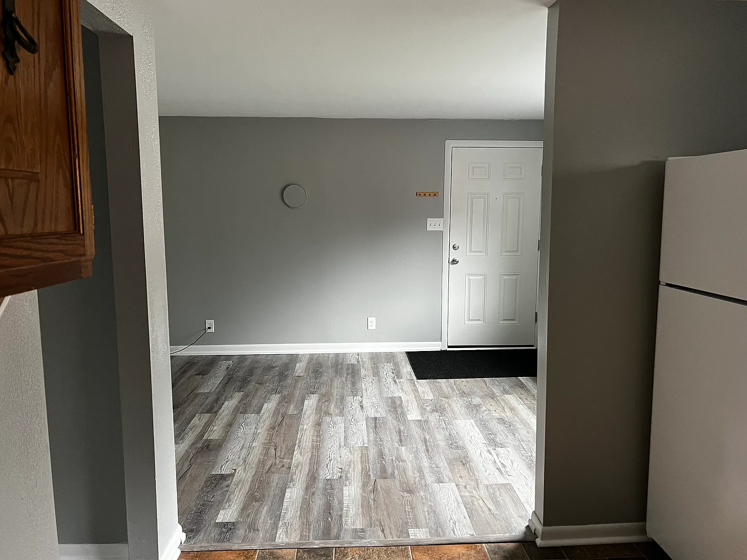 2 bed, $880 — Photo 2