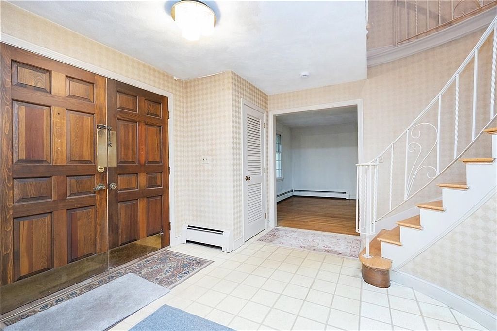 9 Strawberry Hill Ln, Danvers, MA 01923 | Zillow