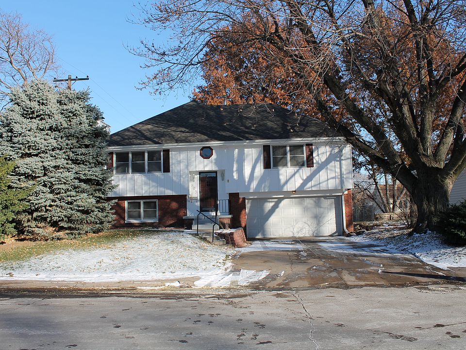 1st image of 823 N Beadle St