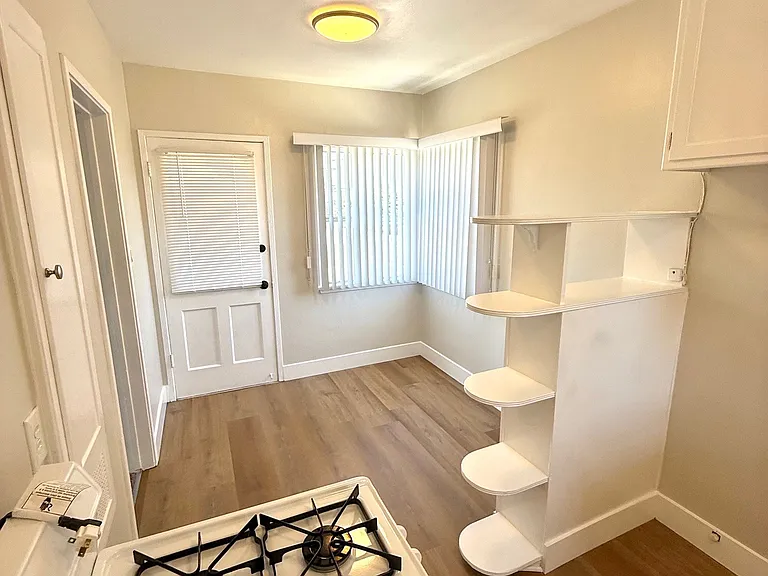 4800 N Lakewood Blvd #4802-1/2 — Photo 6