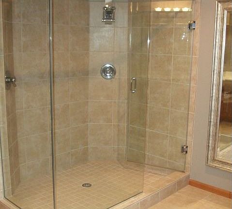 Large double shower & Grohe hardware!
