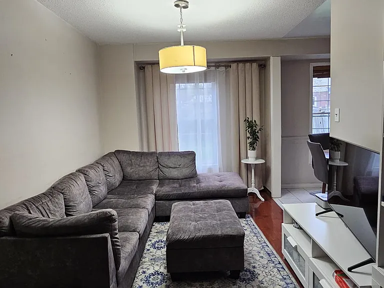 Kipling Cres — Photo 20