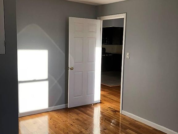 3rd image of 226 Beach 29th St #3L
