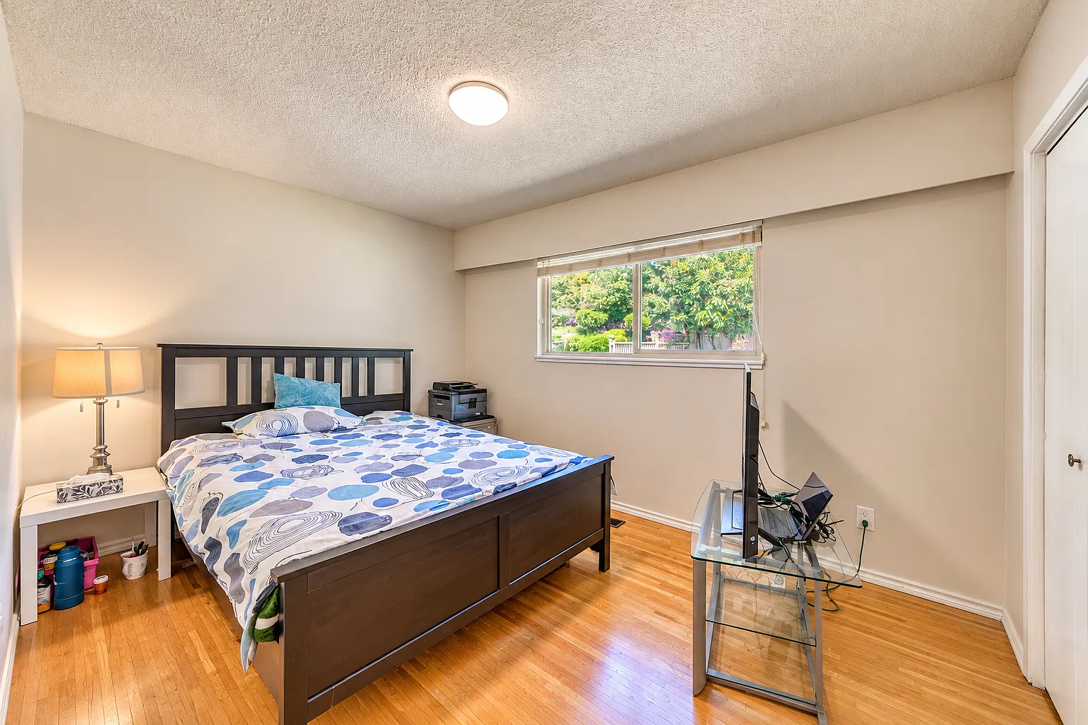 3 bed, 1.5 bath, 1400 sqft, $4,000 — Photo 4