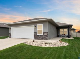 6213 S Buffalo Ridge Ave, Sioux Falls, SD 57108