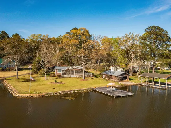 687 Lake Dr, Shelby, AL 35143