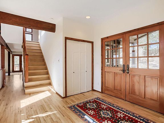 5th image of 266 Peakview Rd