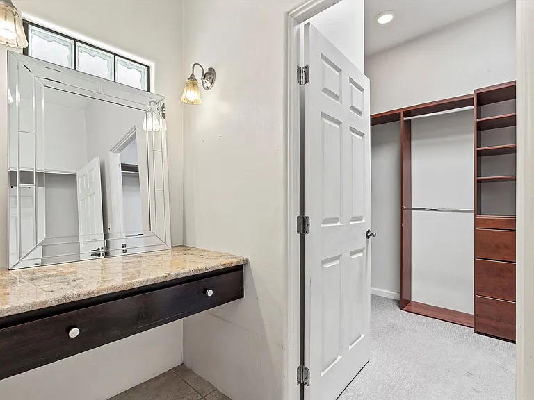 2727 E 6th St — Photo 20