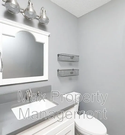 8200 Northview Dr — Photo 16