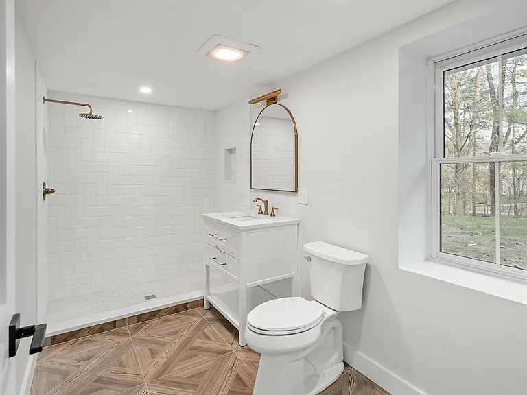 44 Sherburn Cir — Photo 13
