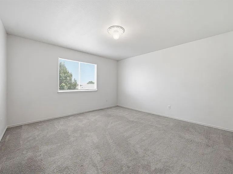 104 Carol Ave — Photo 21