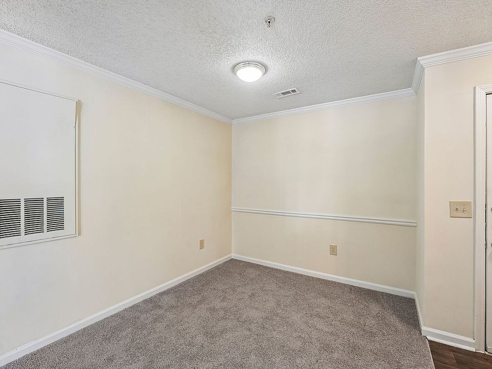 1st image of 50 Maner Ter SE #601