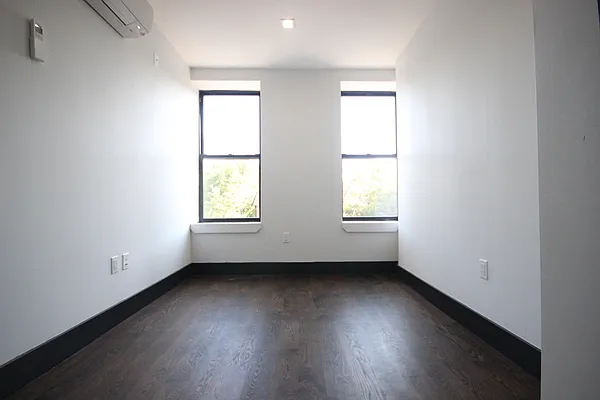 Rented by Nooklyn NYC LLC | media 40