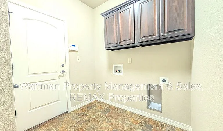 6209 Leon Young Dr — Photo 27