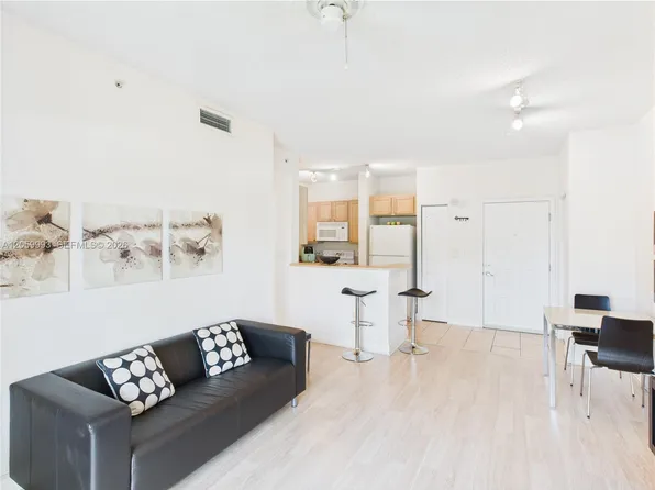 6001 SW 70th St, South Miami, FL