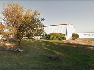 404 S Main St, Findlay, IL 62534