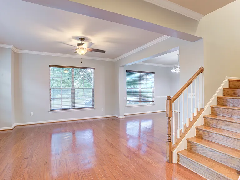 20846 Ashburn Heights Dr — Photo 32