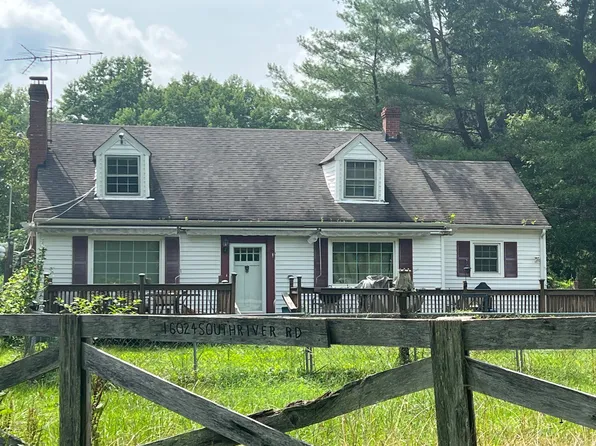 16024 S River Rd, Woodford, VA 22580
