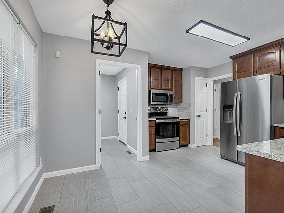 3rd image of 5524 Misty Valley Dr
