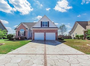 728 Camwheel Dr, Hope Mills, NC 28348