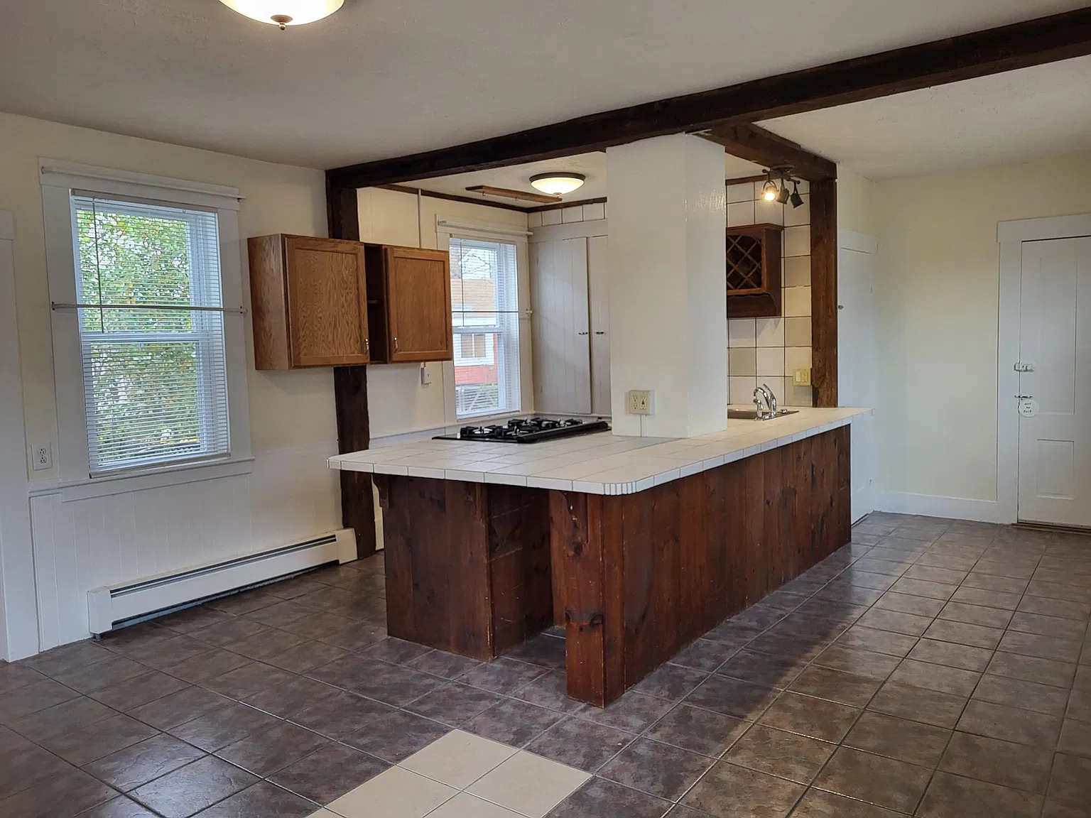 36 Crescent St — Photo 4