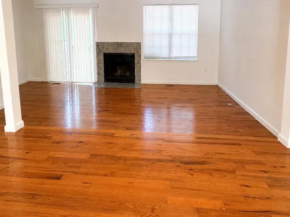 19606 White Saddle Dr, Germantown, MD 20874