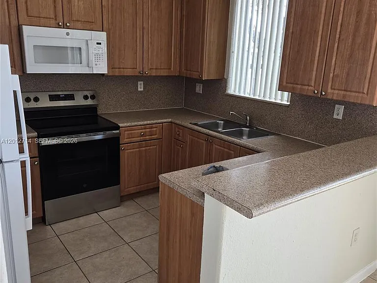 1442 SE 24th Ct #358 — Photo 3