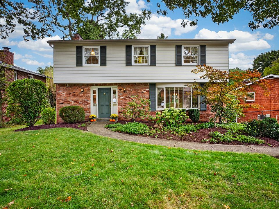 1st image of 372 Cavan Dr
