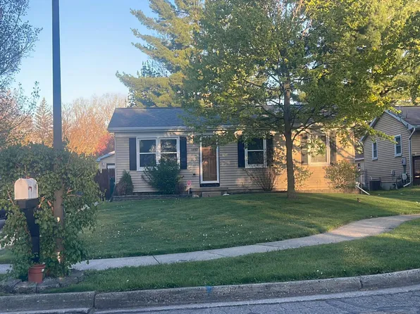 5440 Wendy Cir, Lansing, MI 48911