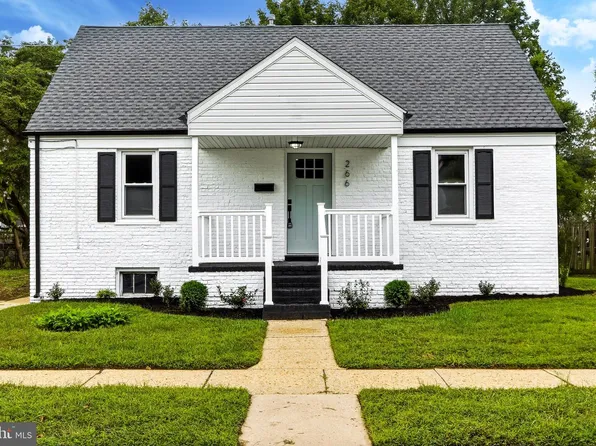 266 Dixie Dr, Carneys Pt, NJ 08069