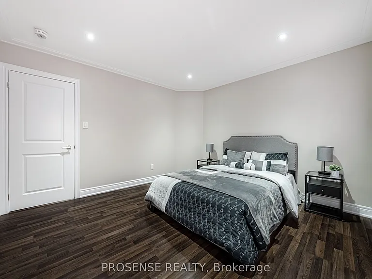 8 Macbean Cres — Photo 39