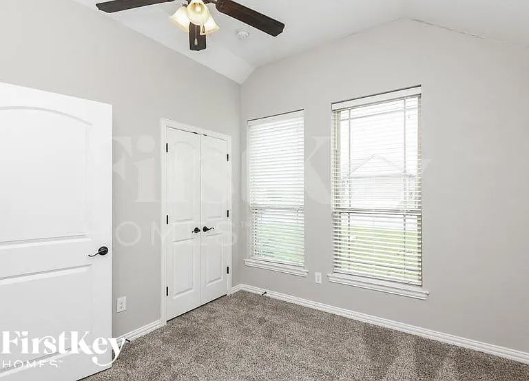 612 Zachary Dr — Photo 12