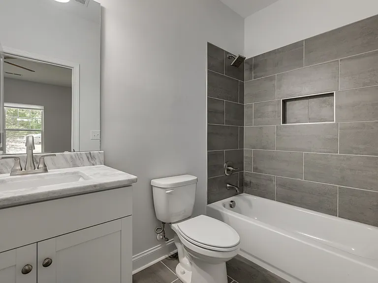 503 Winsor St — Photo 2