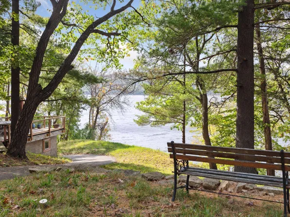 228 S Ilwaco Rd, River Falls, WI 54022