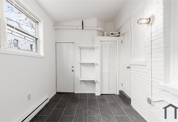 4th image of 1621 F St NE APT 3
