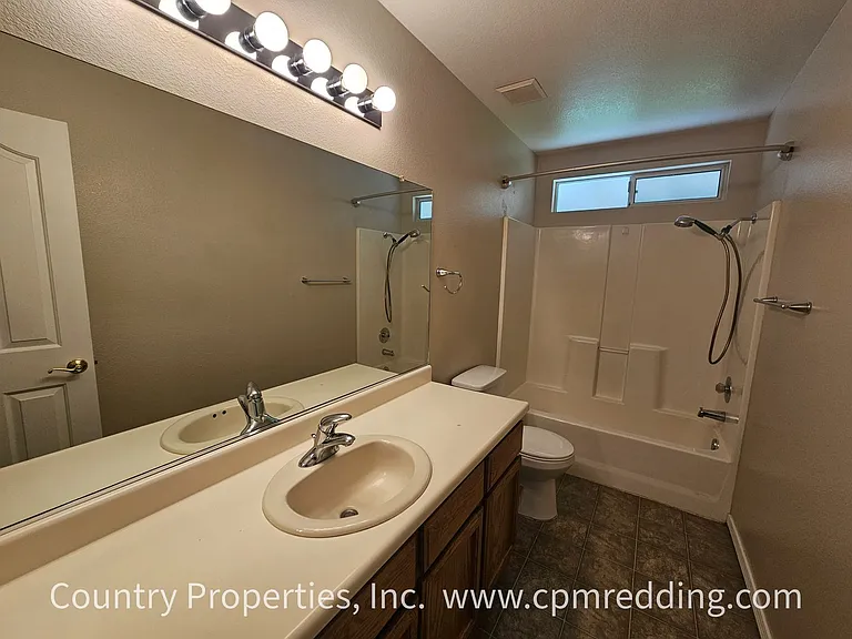 2907 Snow Fire Ct — Photo 16